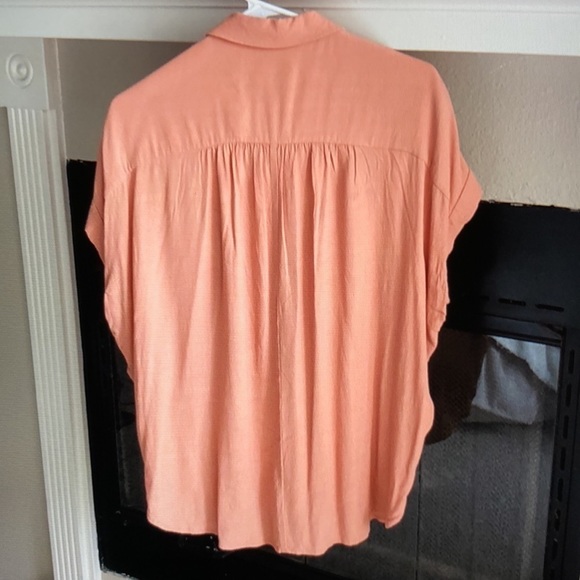 M Madewell Central Drapey Shirt 100% viscose and oversized fit. Peachy pink. EUC - Picture 2 of 14